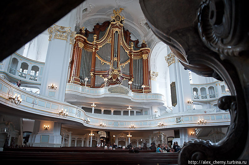 Орган в Mihaelkirche Гамбург, Германия