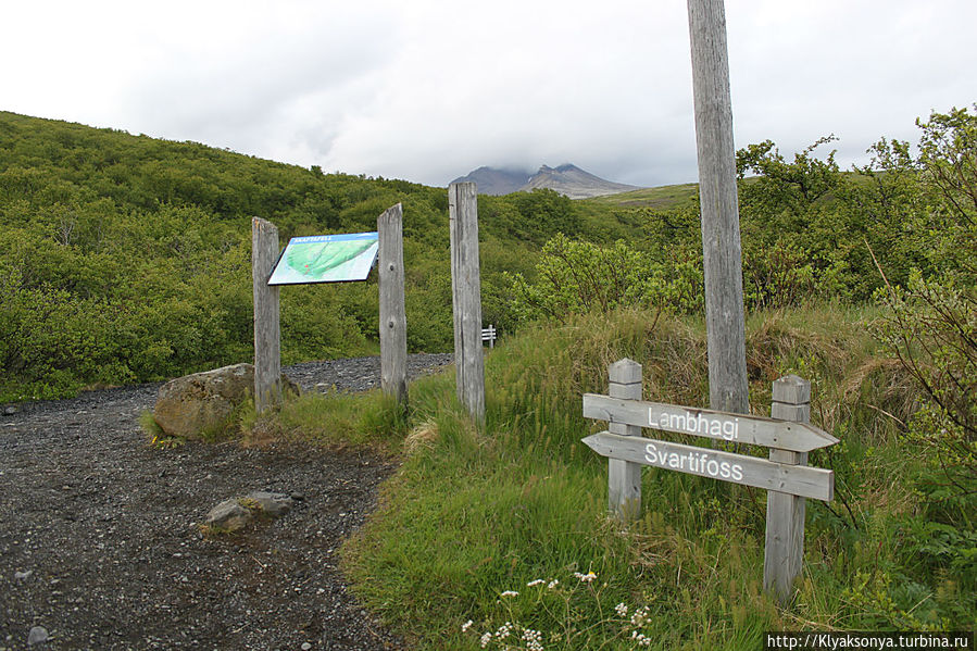 Lambhagi это небольшой пятачок земли, огороженный камнями. В него загоняли ягнят, чтобы отлучить их от матери, чтобы они перестали сосать молоко :( Lambhagi это небольшой пятачок земли, огороженный камнями. В него загоняли ягнят, чтобы отлучить их от матери, чтобы они перестали сосать молоко :(