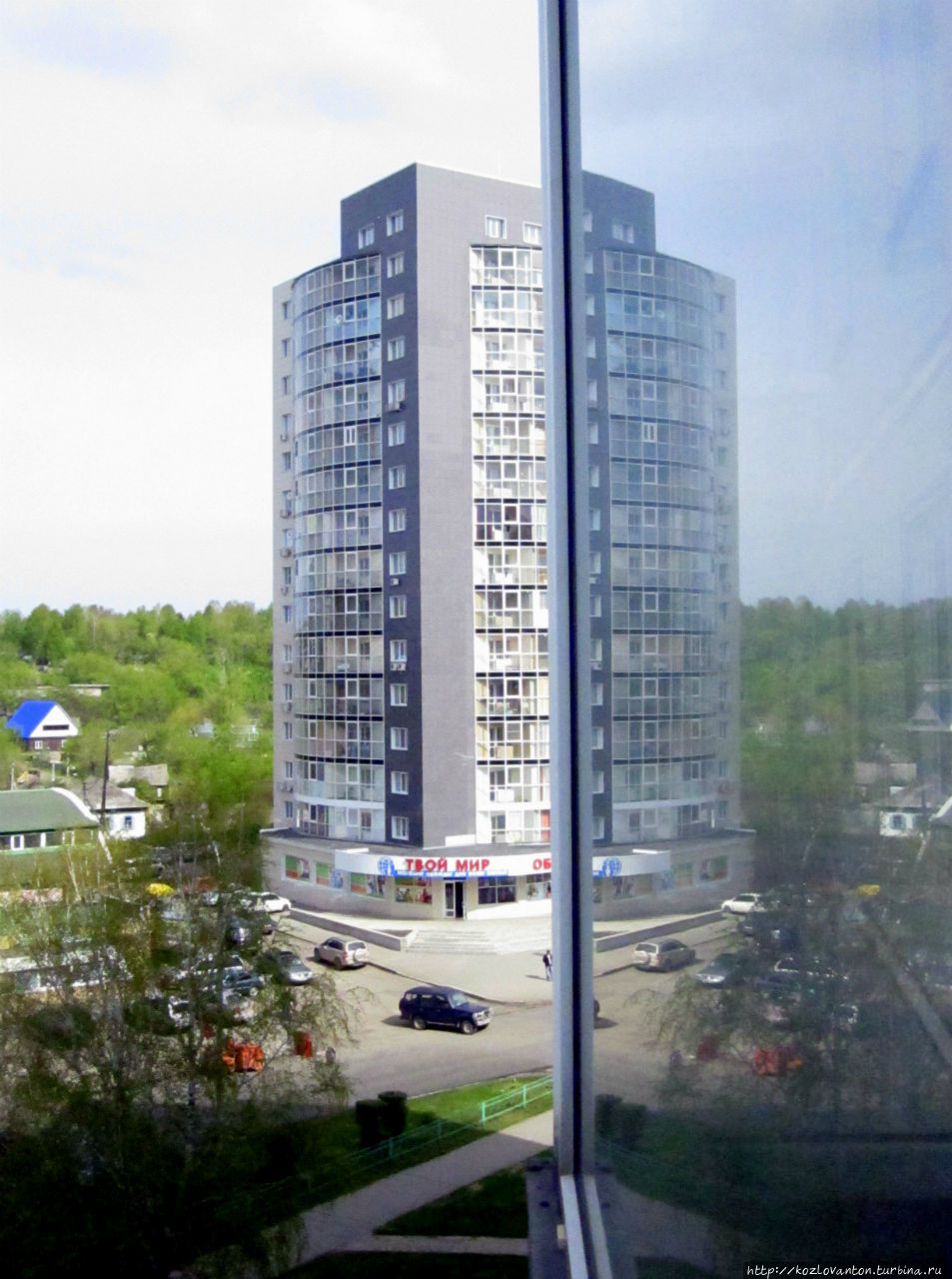 16-этажка — самое высокое здание города Белокурихи. Белокуриха, Россия