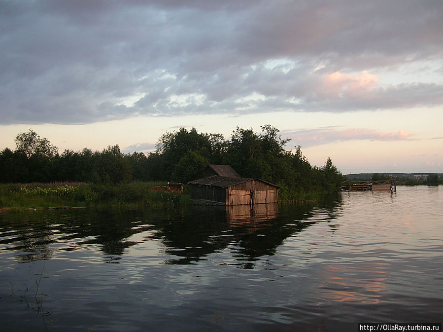 А за озером Заозерье Заозерье, Россия