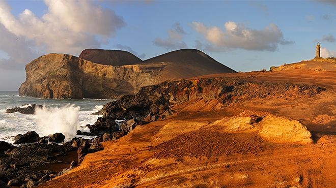 Вулкан Капелиньюш на острове Фаял. Фото из Интернета. Остров Файял, Португалия