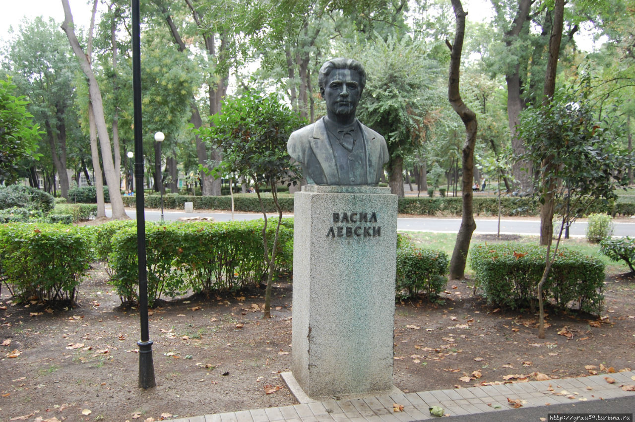 Памятник Василу Левски Бургас, Болгария