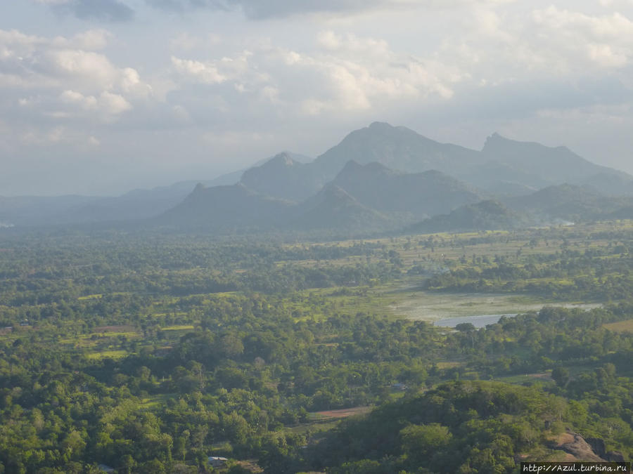 Вид с вершины Сигирии Калутара, Шри-Ланка