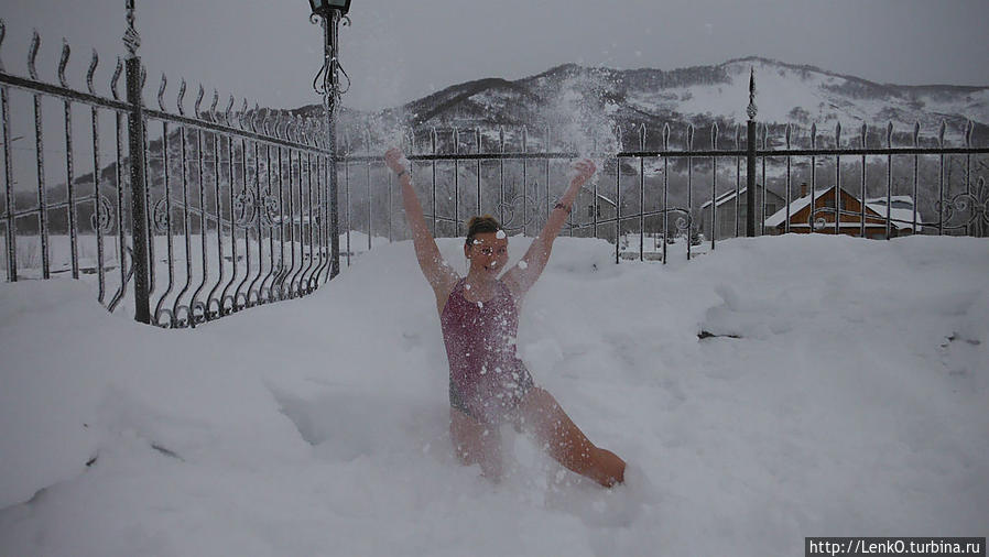 Понежиться в бассейне с термальной водой (зима) Паратунка, Россия