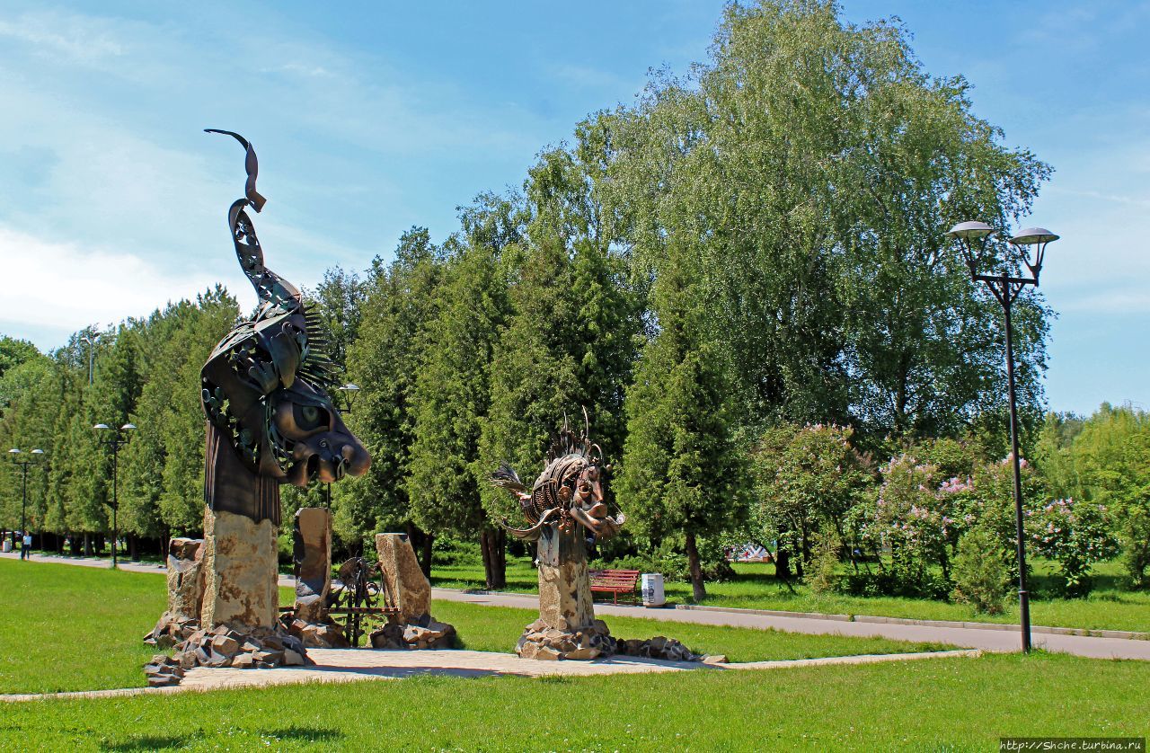 Аллея кованных скульптур Ровно, Украина