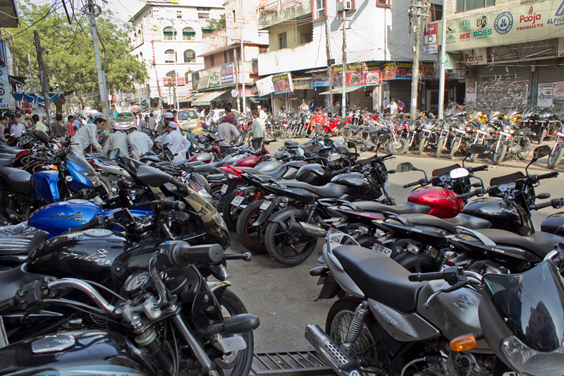 Первые дни в Дели: покупка мотоцикла на Карол-Бах Дели, Индия