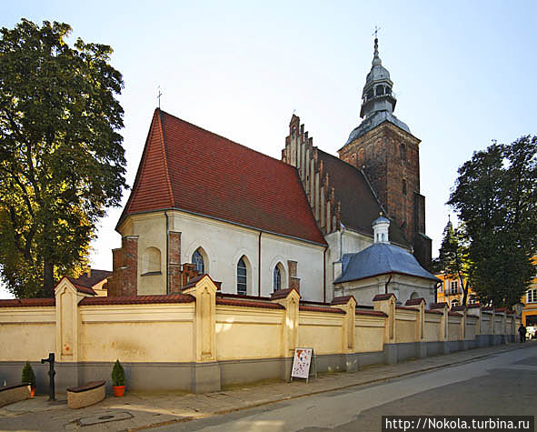 Костел св. Якоба Пётркув-Трыбунальски, Польша