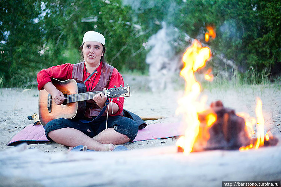 Катя-капитан, известный человек в среде новосибирских туристов — парусников. Катя-капитан, известный человек в среде новосибирских туристов — парусников.