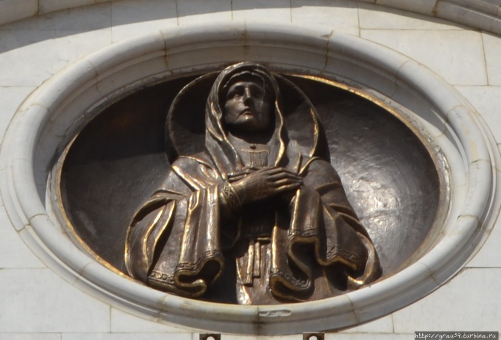 Храм Христа Спасителя. Тондо на фасаде Москва, Россия