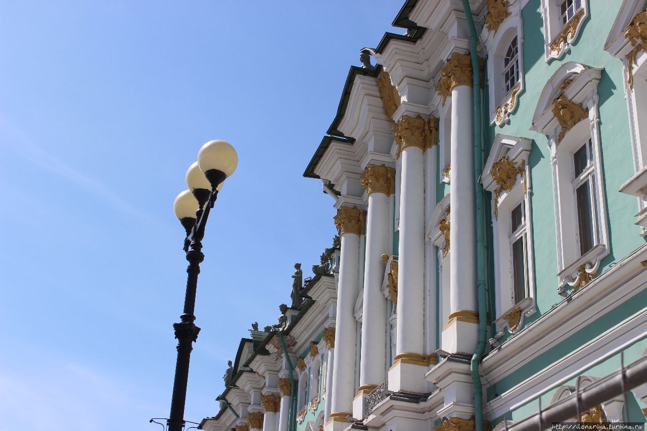 Вокруг Эрмитажа. Напевая песенку... Санкт-Петербург, Россия