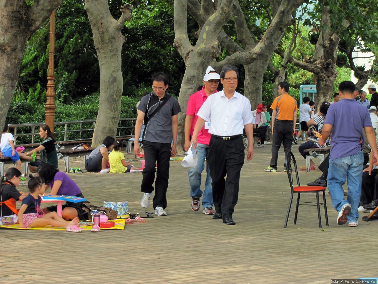 Люди в парке Пусан, Республика Корея