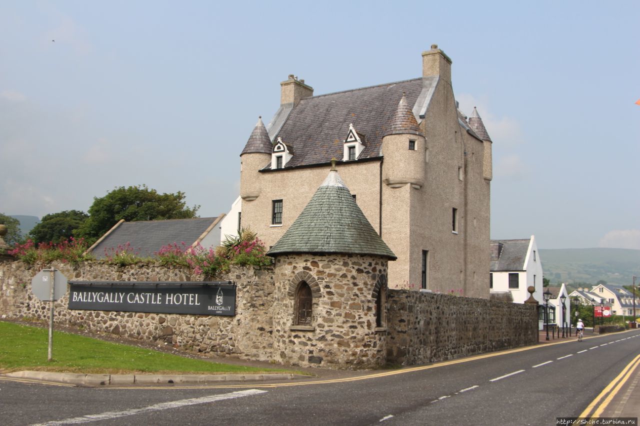 Замок Бэллигэлли / Ballygally Castle