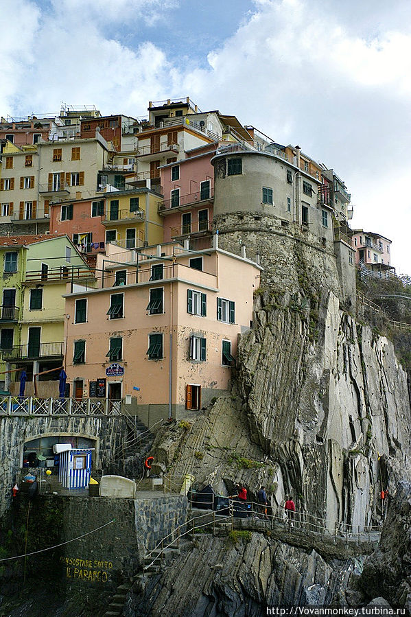 Чинкве Терре 2: Полдень в Манароле Манарола, Италия Чинкве Терре 2: Полдень в Манароле Манарола, Италия