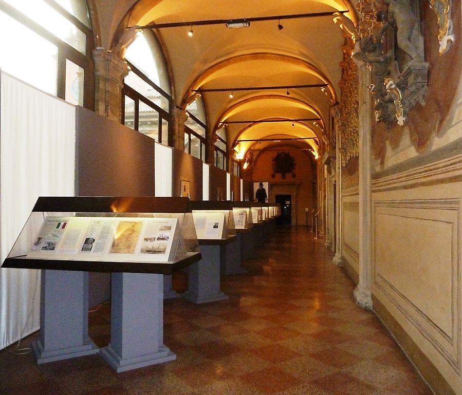 Экскурсия в Архигимназию Болонья, Италия