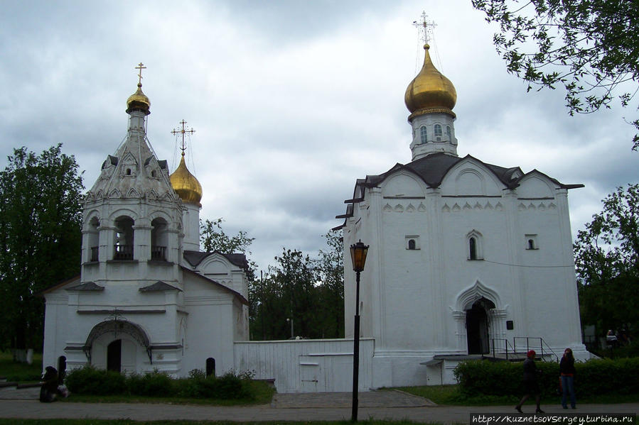 Пятницкая и Введенская церкви Сергиев Посад, Россия