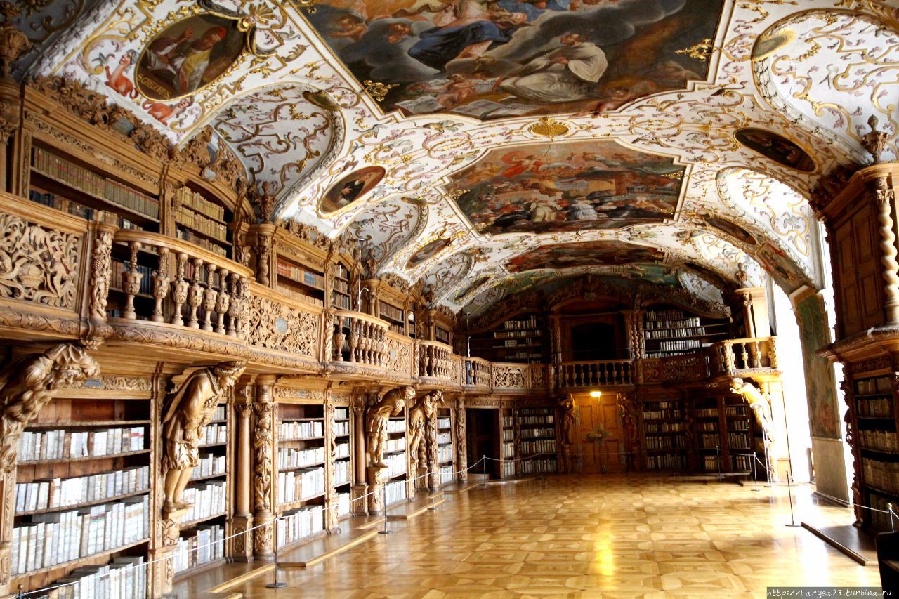Библиотечный зал монастыря Вальдзассен Вальдзассен, Германия