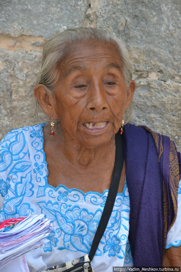 Старейшая женщина из племени майя. Чичен-Ица город майя, Мексика