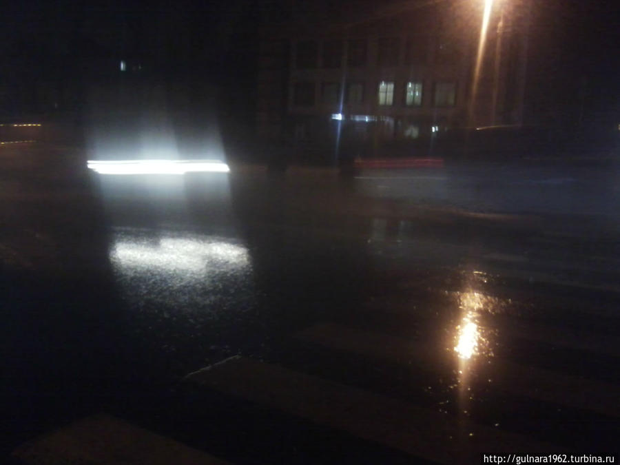 15 декабря всю ночь шел сильный дождь. Ташкент, Узбекистан