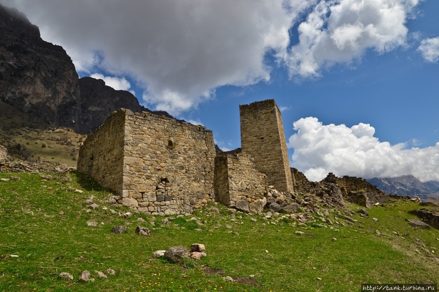 В краю башен Джейрах, Россия