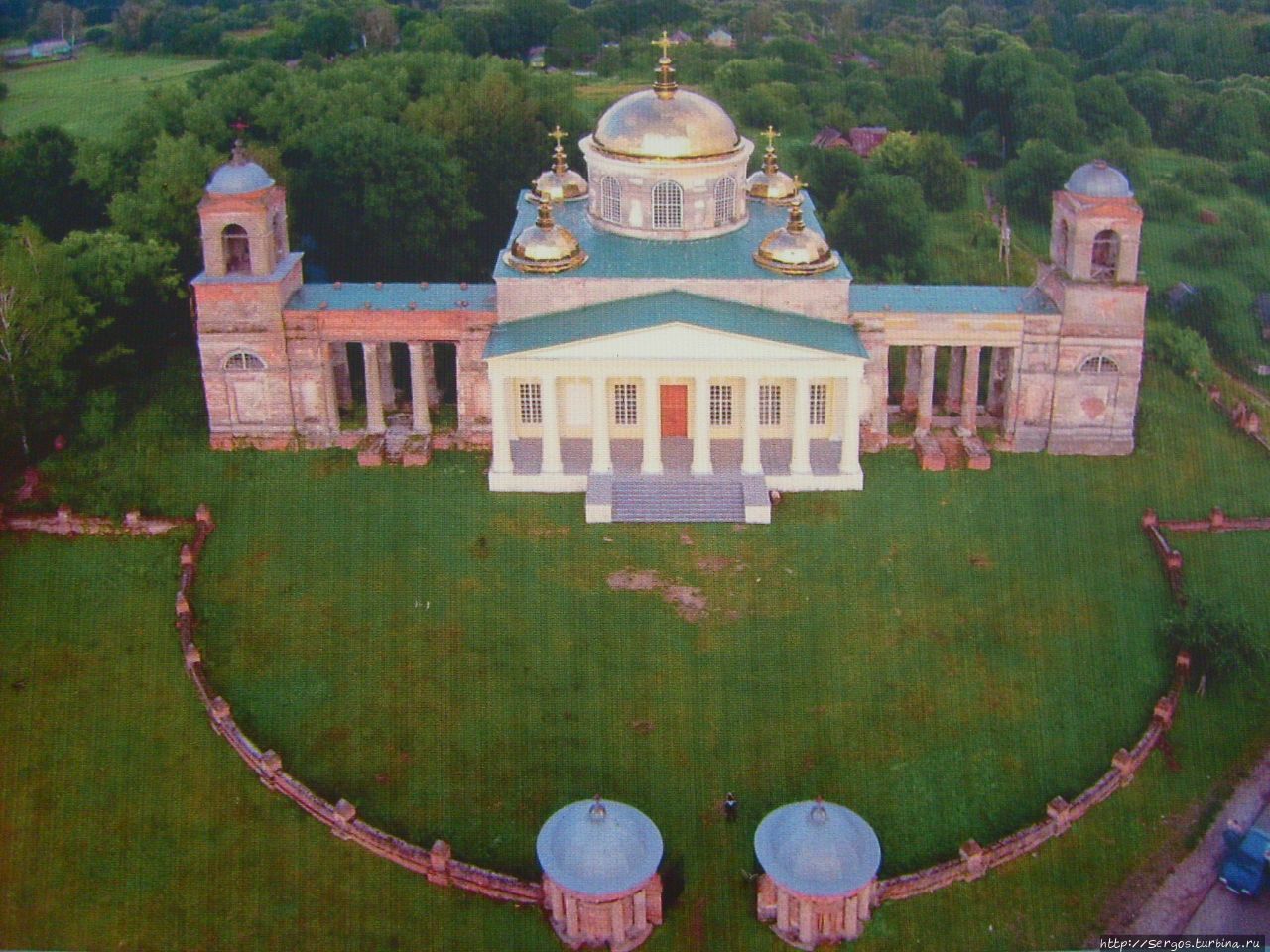 величественная Екатерининская церковь (1793-97гг.) в Ляличах построена по проекту Дж.Кваренги Беларусь