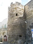 Одна из древнейших башен крепостной стены