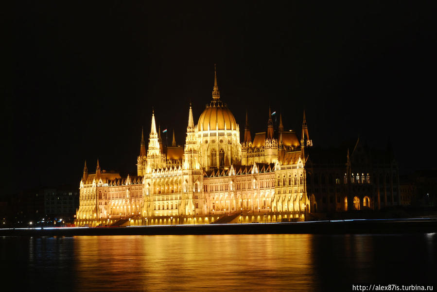 Вот собственно говоря именно эта фотография меня в свое время и позвала в этот город) Будапешт, Венгрия