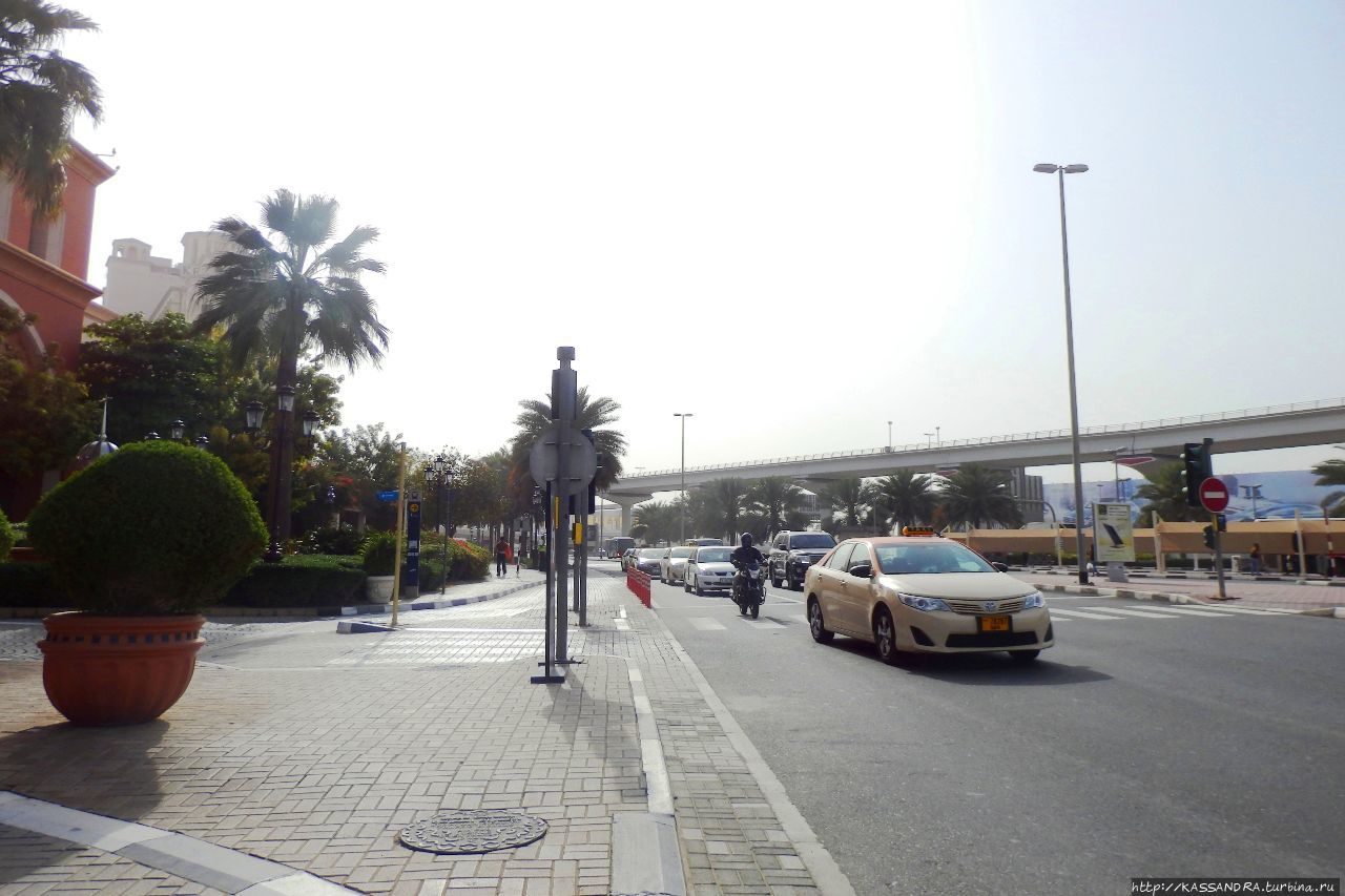 Район  Аль Барша.  Молл Эмиратов Дубай, ОАЭ