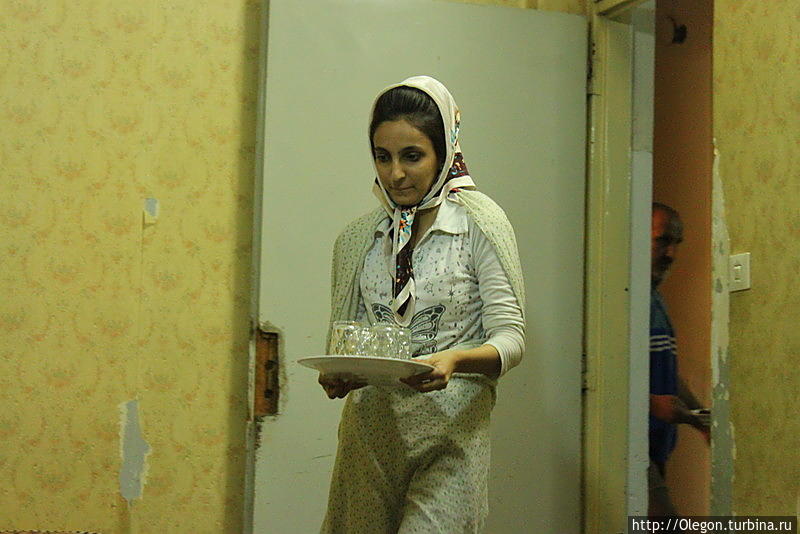 Иранцы — очень гостеприимный народ Хорремабад, Иран