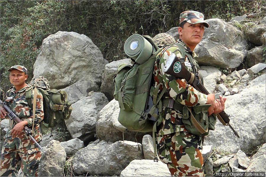 Суровые непальские солдаты Дунче, Непал