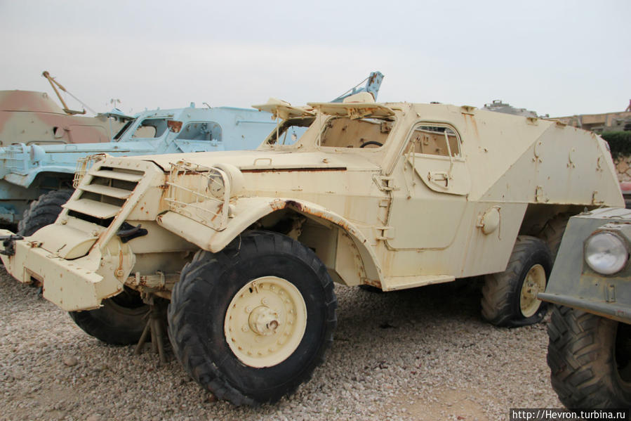БТР 152, советские БТР, захваченные Израилем на Синайском полуострове, интенсивно использовались Цахалом. Латрун, Израиль