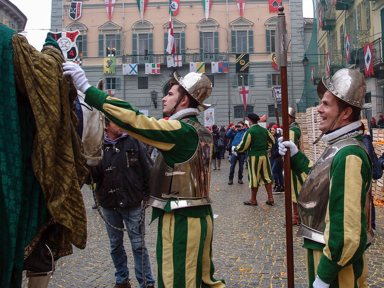 Ивреа перед боем Ивреа, Италия Ивреа перед боем Ивреа, Италия