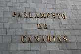 В Санта-Круз находятся Парламент Канарских островов, половина министерств и правлений правительства Канарских островов