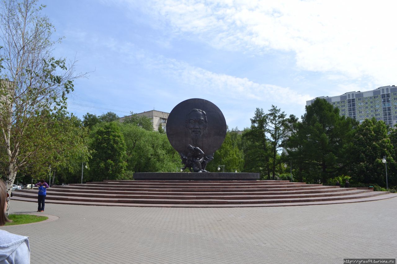 Памятник Хо Ши Мину / The Ho Chi Minh Monument