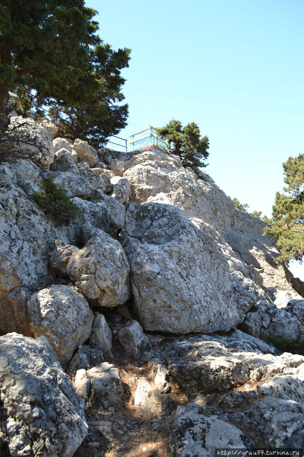 310 ступеней вверх к счастью материнства Архангелос, остров Родос, Греция