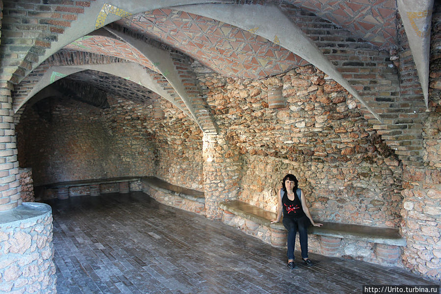 Волшебная Крипта. Барселона, Испания Волшебная Крипта. Барселона, Испания