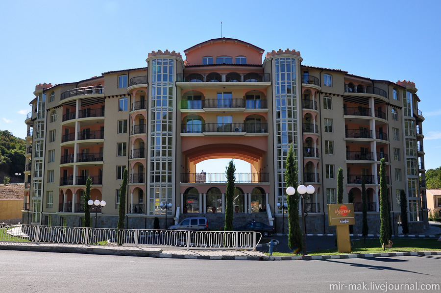 «Негреско» — один из отелей Елените, в котором располагались наши призовые апартаменты. Болгария