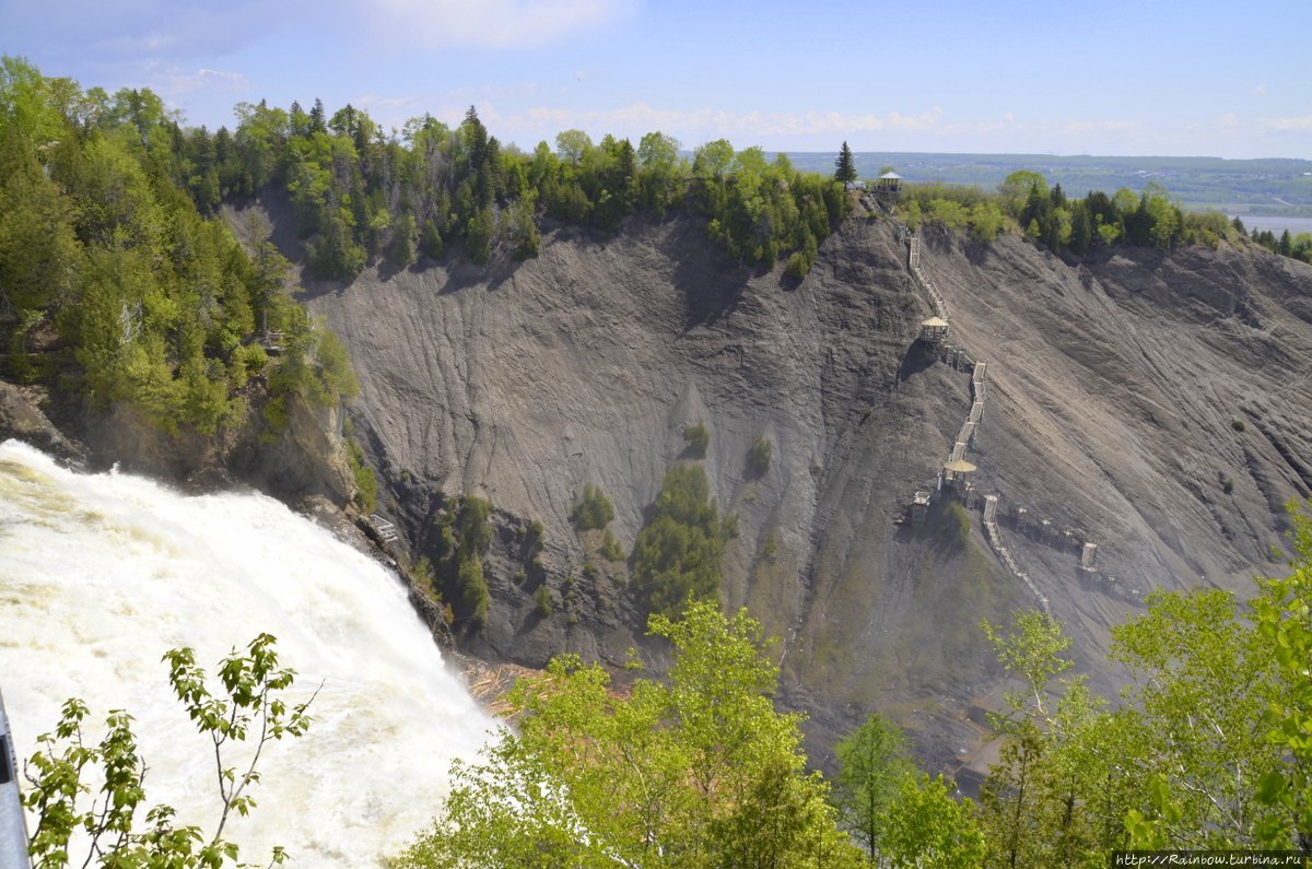 Самый необычный водопад Канады Монморенси, Канада