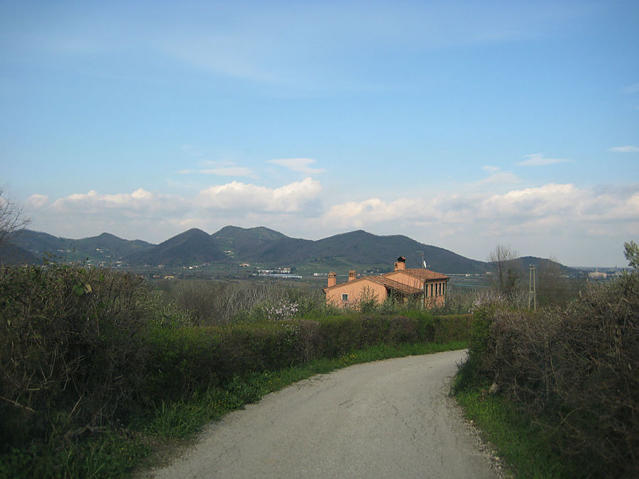 Весна на Эуганских холмах Венето, Италия