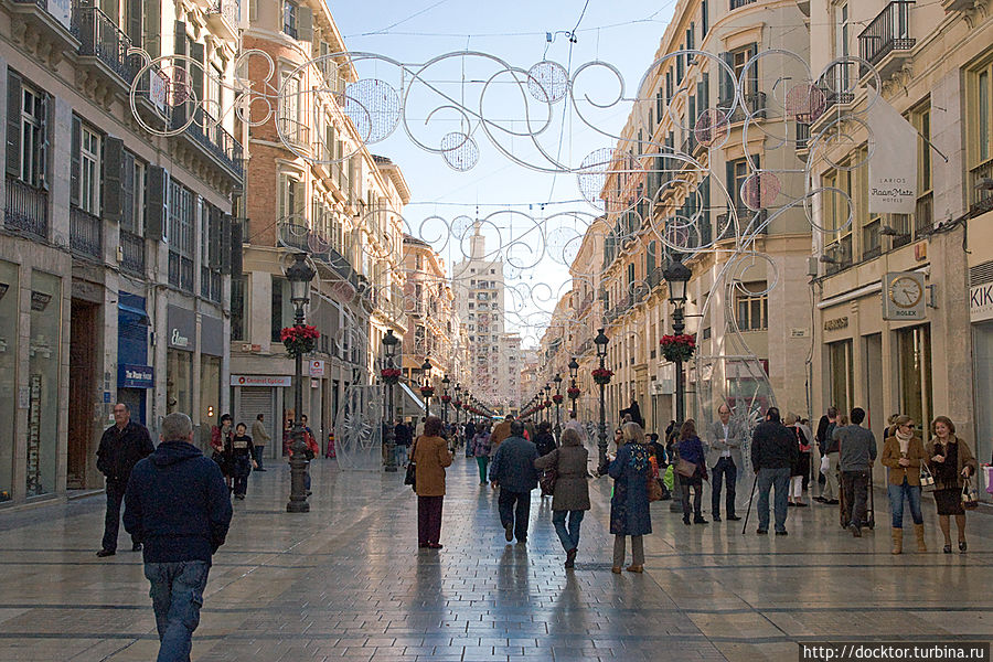 Главная пешеходная улица Marques de Larios Малага, Испания