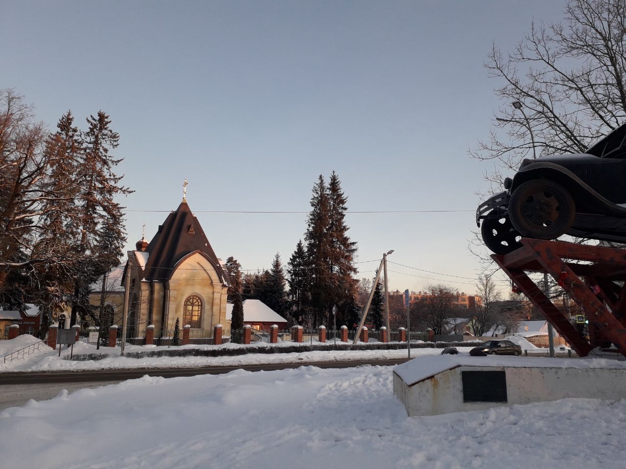 Памятник машине-солдату — легендарной полуторке Всеволожск, Россия