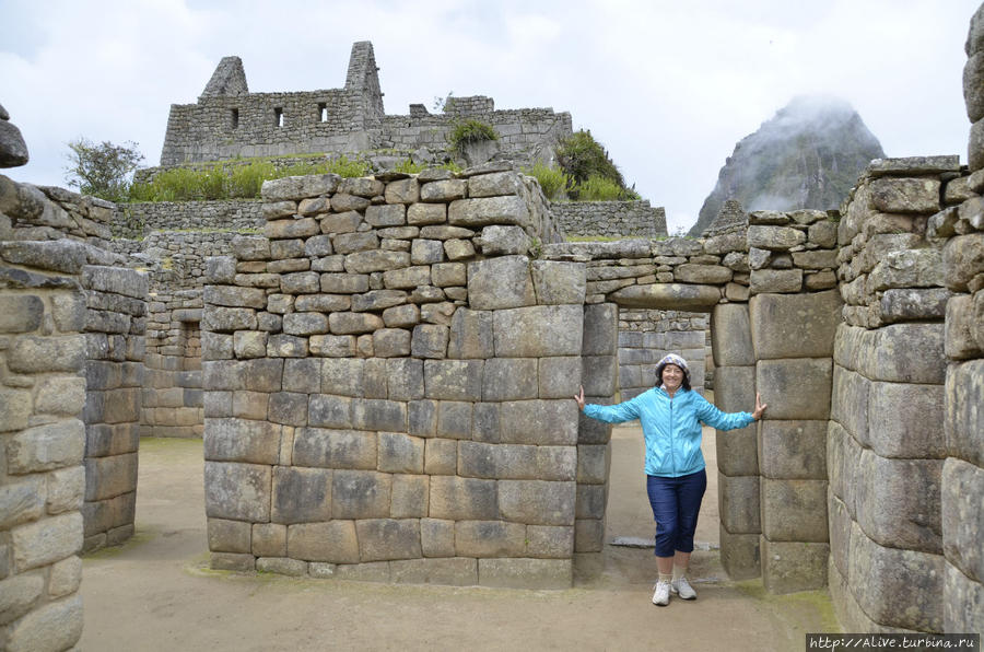 Внутри стен Мачу Пикчу Перу