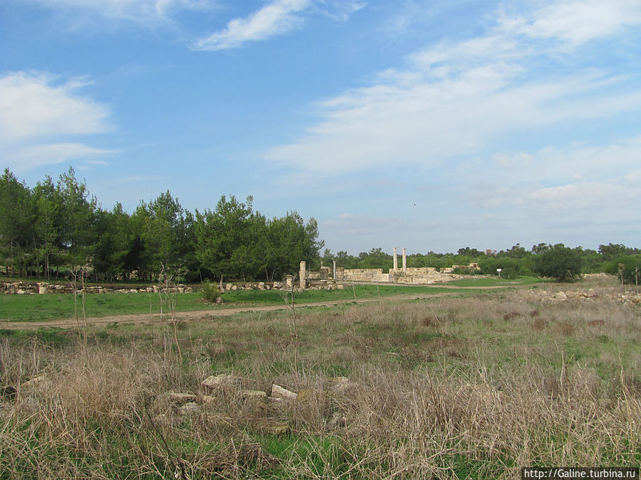 огромная территория...раскопки ведутся Фамагуста, Турецкая Республика Северного Кипра