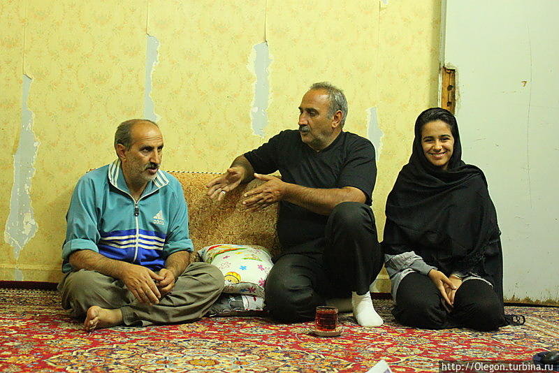 Иранцы — очень гостеприимный народ Хорремабад, Иран