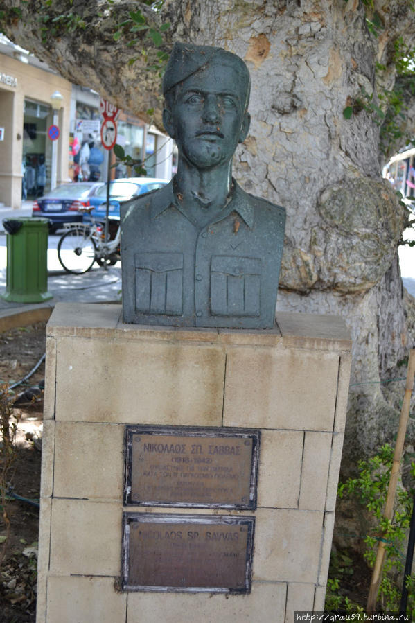 Памятники Никосу Саввасу и Георгиосу Кирмихалису Родос, остров Родос, Греция