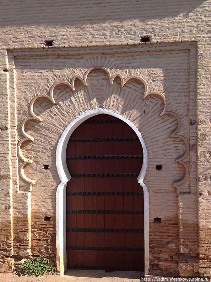 Ворота мечети Кутубия Марракеш, Марокко