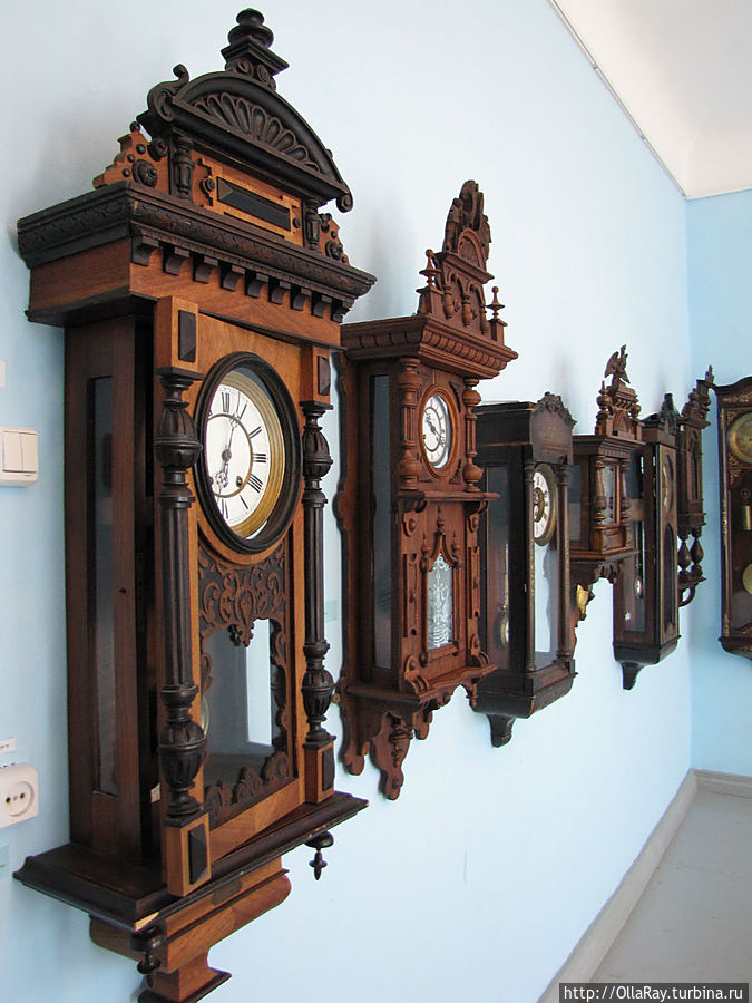 Выставка часов. Очень красивые настенные часы, сразу себе захотелось... дом на Волге, резной буфет и часы с боем:) Экспозиция дома-музея графини Паниной. Выставка часов. Очень красивые настенные часы, сразу себе захотелось... дом на Волге, резной буфет и часы с боем:) Экспозиция дома-музея графини Паниной.