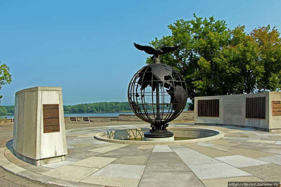 Мемориал Оттавы (Мемориал ВВС Содружества) / Ottawa Memorial (Commonwealth Air Forces Memorial)