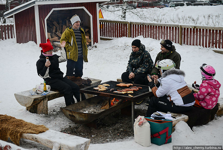 местро для пикника прямо возле склонов местро для пикника прямо возле склонов