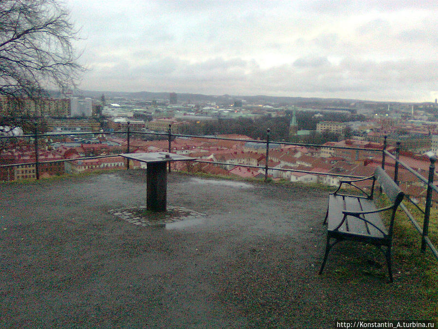 смотровая площадка у крепости (внизу район Haga, а за ним Старый город) Гётеборг, Швеция