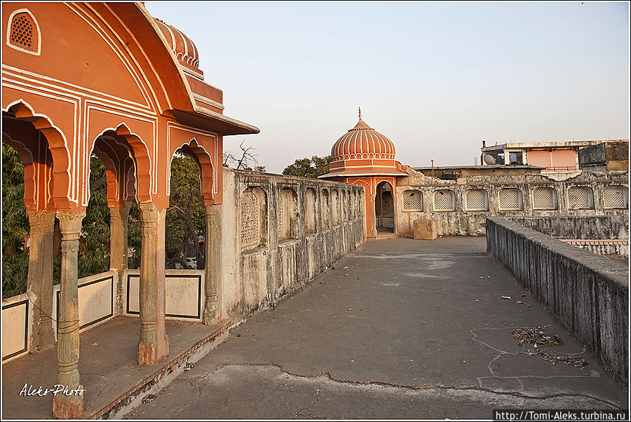 Приятненькая такая территория храма...
* Джайпур, Индия